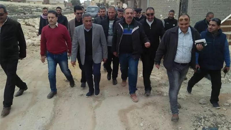 شعيب يستمع لمطالب مواطني عزبتي العجارمة وغوط رباح بالصور