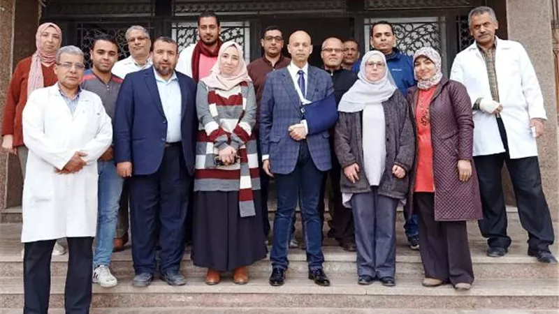وكيل وزارة الصحة يفاجئ العاملين بمعمل الزقازيق الإقليمى المشترك..بالصور