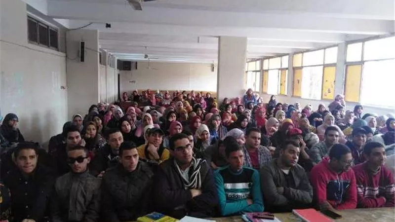 4 ندوات تثقيفية من وحدة تعليم الكبار لطلاب آداب الزقازيق.. بالصور