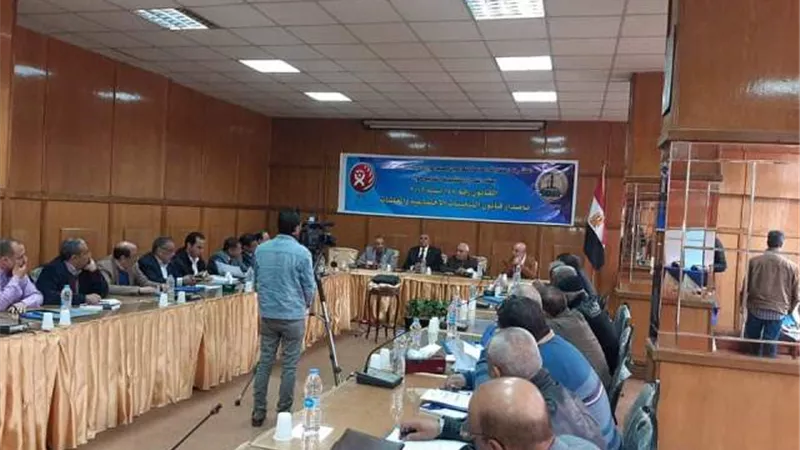 الندوة التثقيفية لعمال مصر تؤكد: قانون التأمينات الجديد 