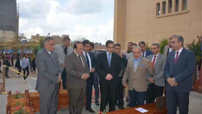 رئيس جامعة طنطا يفتتح المعرض الاول للمنتجات الخشبية بكلية الهندسة
