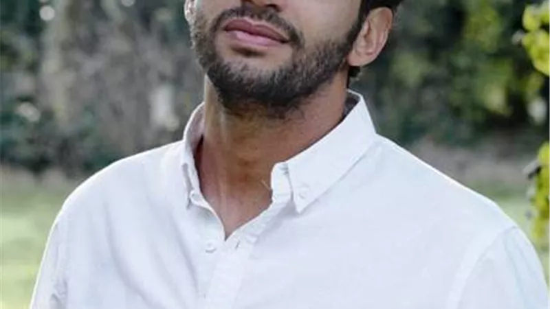 محمد حاتم ينتهي من 