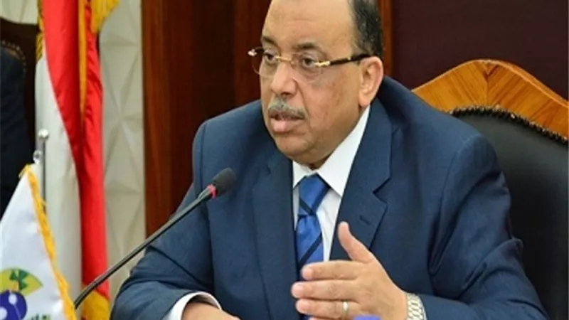 وزير التنمية المحلية: 