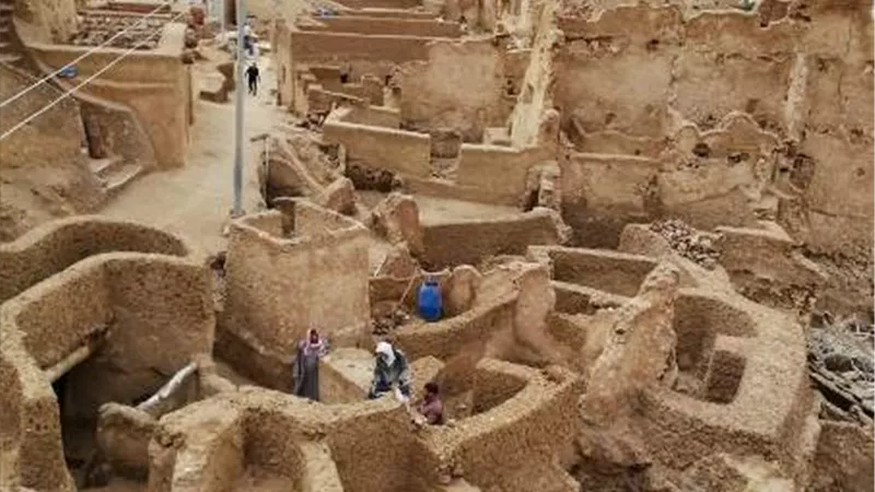 وزارة السياحة والآثار :إحياء قرية شالي الأثرية بواحة سيوة