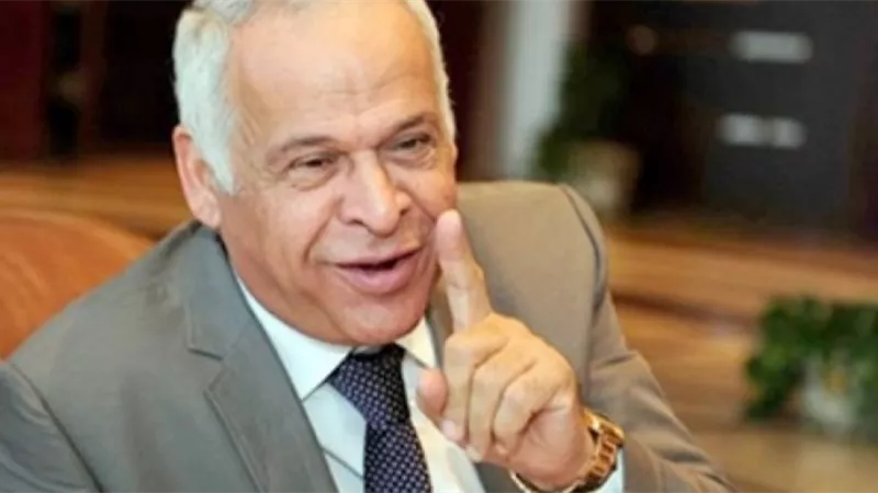 فرج عامر :القيادة السياسة حريصة على دفع الصناعة للأمام