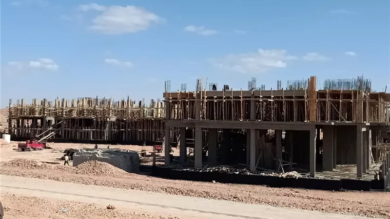 وزير الإسكان: صب أسقف الدور الأول علوى بعمارات