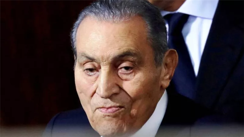 تحمل مسئولية ضخمة تجاه الشعب المصرى.. وائل غنيم ناعياً الرئيس الأسبق مبارك