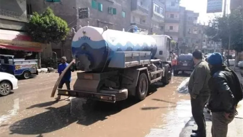 تكثيف أعمال شفط مياه الأمطار وإزالة أثاره وعزل أعمدة الإنارة بالشرقية