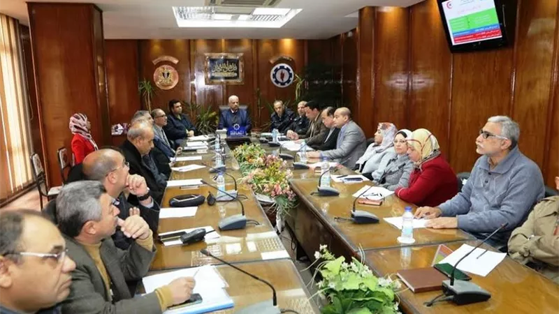 محافظ السويس.. رفع حالة الاستعداد لمجابهة مرض كورونا المستجدة