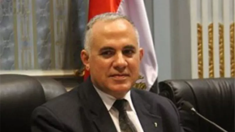 وزير الرى يصل الى واشنطن لإستكمال مباحثات سد النهضة
