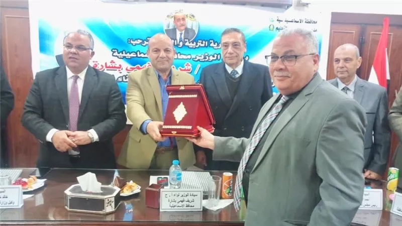 ازالة الاكشاك والقمامة حول اسوار المدارس .مدرسة جديدة بالقصاصين
