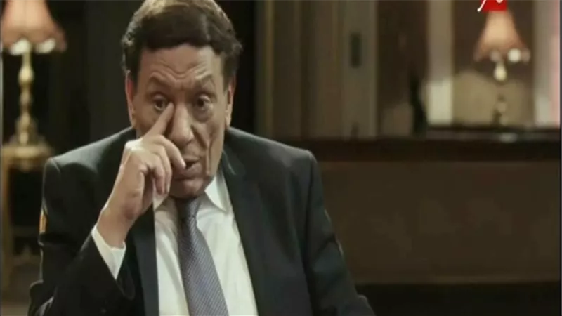 عادل امام مطلوب على جوجل بعد بكائه لرحيل الرئيس الاسبق
