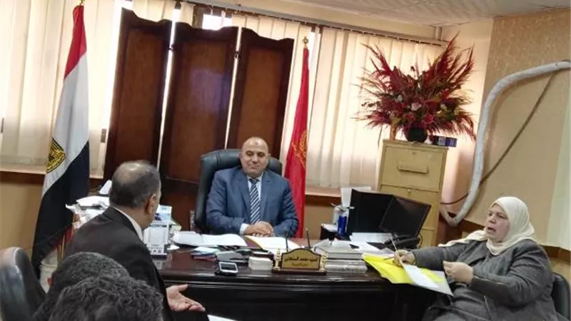 القوي العاملة: بحث إجراءات تسجيل عمال المخابز بالتأمين الصحي الشامل ببورسعيد