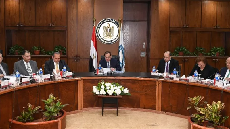 الملا يعتمد الموازنة التخطيطية للقابضة للبتروكيماويات للعام المالى الجديد