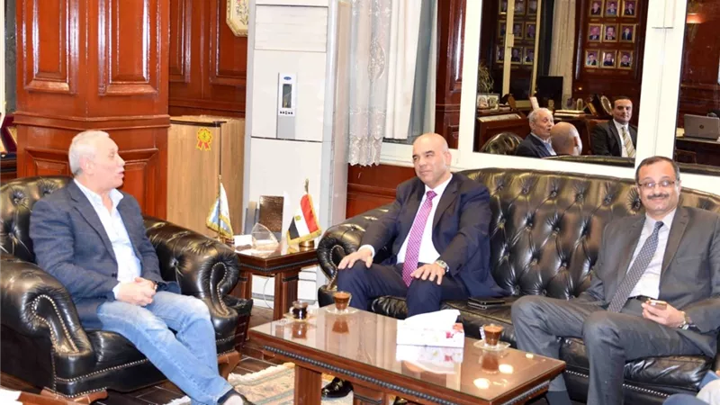 محافظ الأقصر يبحث تعظيم دور البنك الزراعى فى خطط التنمية