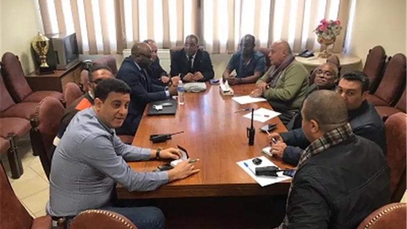 مسئولو الكاف يشيدوا بالاستعدادات الأمنية لتأمين لقاء الزمالك والترجي