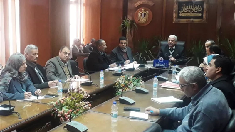 تكثيف أعمال لجنة معاينة تقنين واضعي اليد علي أراضي الدولة بالسويس