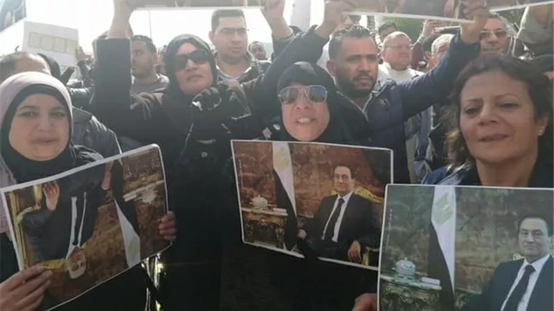 وصول جثمان الرئيس الاسبق محمد حسني مبارك الى مثواه الاخير