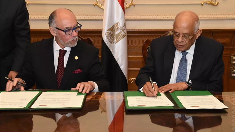 على عبد العال ورئيس مجلس النواب التشيلي يوقعان برتوكولاً للتعاون بين المجلسين