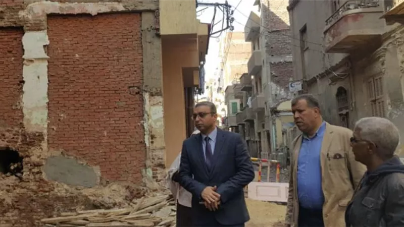 نائب محافظ الغربية يتفقد المنزل الأيل للسقوط بشارع الويشى بحي أول طنطا