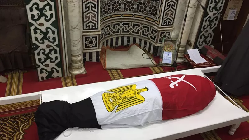 اهالي طلخا يشيعون جنازة شهيد الدقهلية