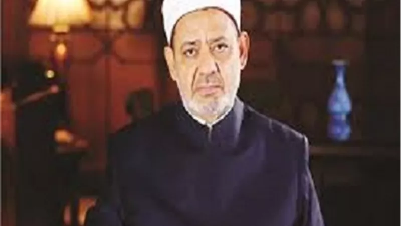 شيخ الأزهر يعزي خادم الحرمين في وفاة الأمير طلال بن سعود