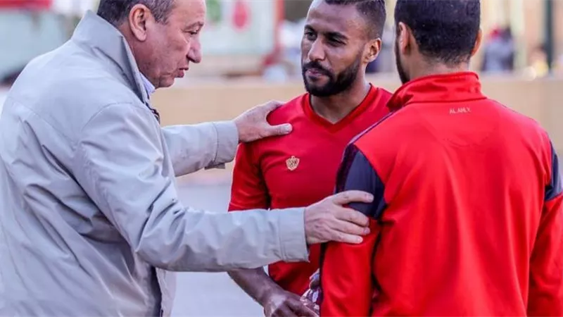 كواليس اجتماع الخطيب بلاعبي الأهلي قبل مواجهة صن دوانز