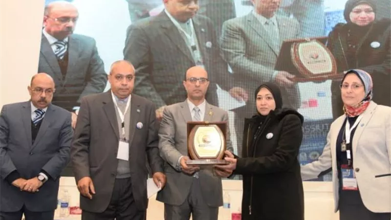 جامعة أسيوط تناقش الجديد في الأمراض الجلدية والتجميل