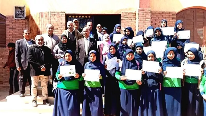 تكريم طلاب الوادي الجديد فى ندوة تثقيفية عن المخلفات الزراعية .صور