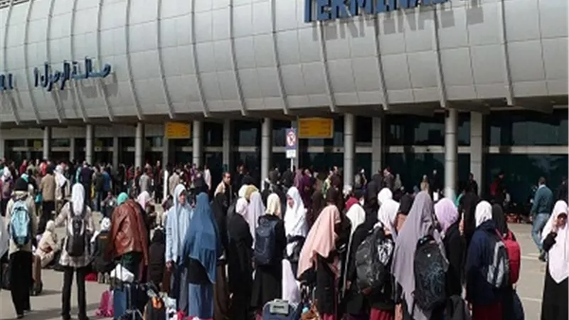 المطار يبدأ تنفيذ قرار السعودية بمنع سفر تأشيرات العمرة والسياحة