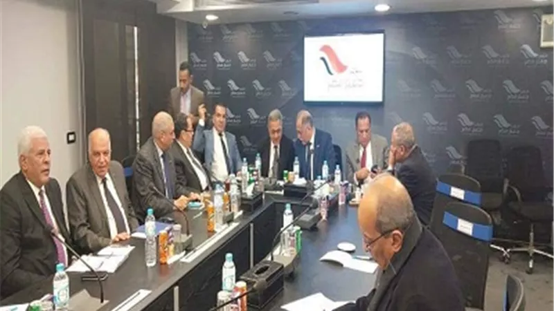 نقيب المعلمين يشارك فى الحوار المجتمعى حول قانون الإدارة المحلية