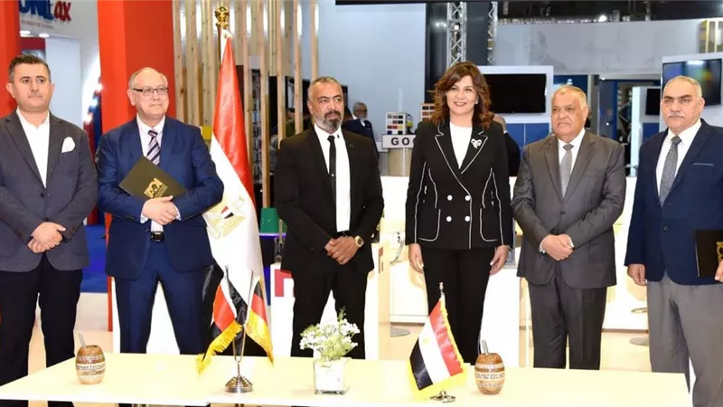 توقيع اتفاقية للشراكة بأنظمة الألمنيوم الحديثة بين العربية وجوتمان الألمانية