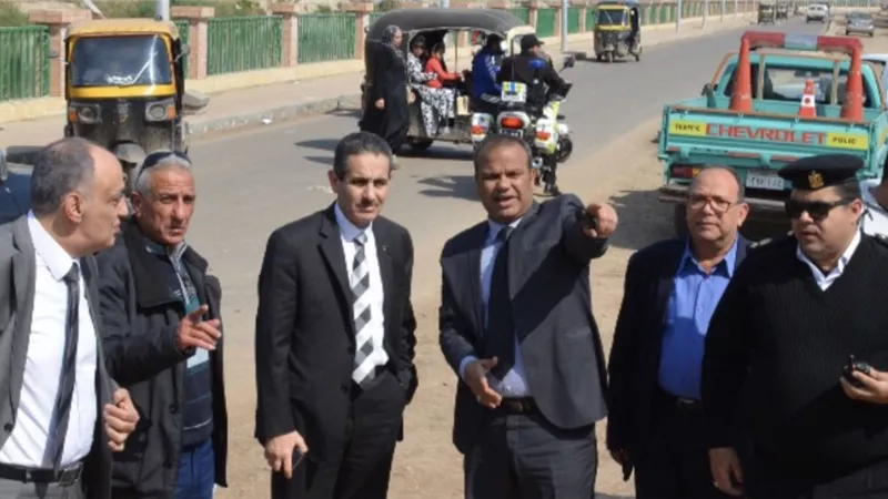 محافظ الغربية يتفقد أعمال تطوير كورنيش كفر حجازي بالمحلة الكبرى