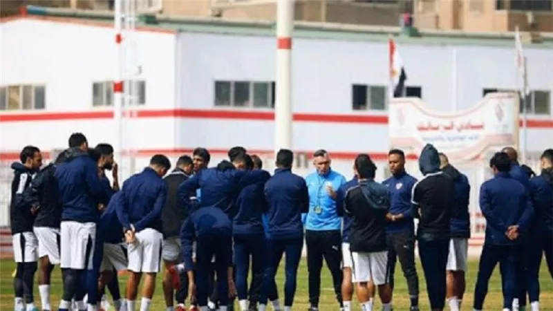 تفاصيل جلسة كارتيرون مع لاعبى الزمالك قبل لقاء النرجى