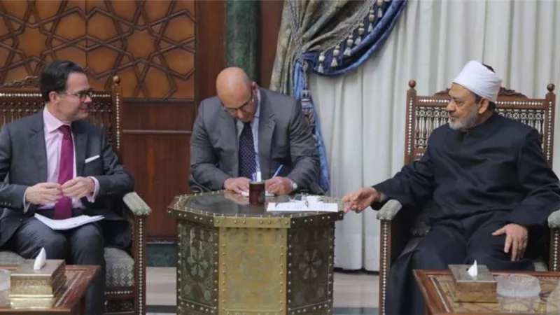 السفير الفرنسي: الأزهر يحمل مكانة محورية عالمية ويمثل الإسلام المعتدل
