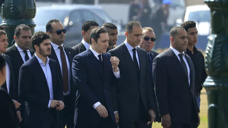 علاء مبارك يعلن موعد عزاء الرئيس الراحل بمسجد المشير