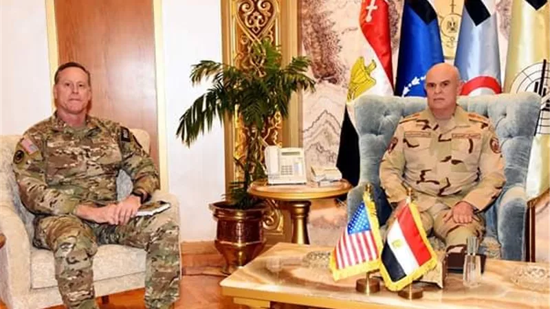 رئيس أركان حرب القوات المسلحة يلتقي قائد قيادة العمليات الخاصة المشتركة الأمريكي