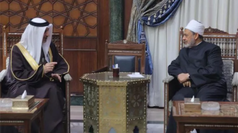 شيخ الأزهر يستقبل سفير البحرين ويؤكد متانة العلاقات العلمية والثقافية