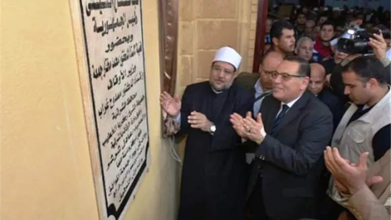 وزير الأوقاف ومحافظ الشرقية يفتتحان مسجد بالجهود الذاتية في عزبة البيه .صور
