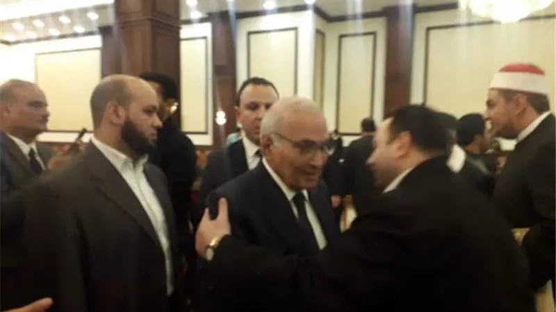 الفريق احمد شفيق يصل لاداء العزاء في الرئيس الاسبق حسني مبارك