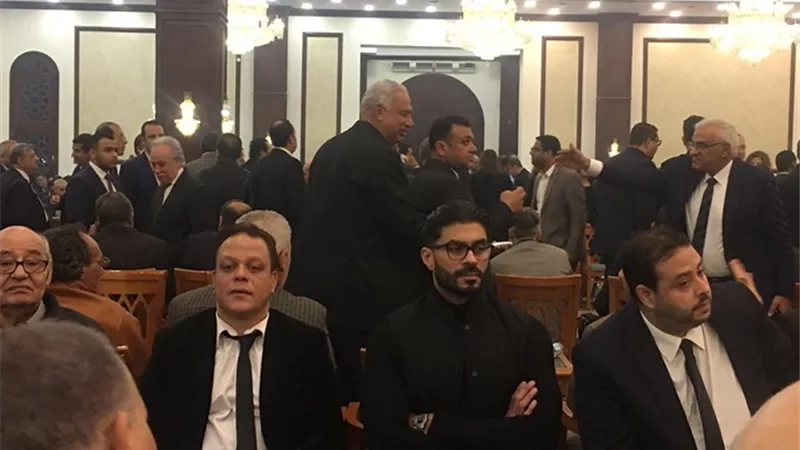 خالد سليم يقدم واجب العزاء فى الرئيس الأسبق حسنى مبارك