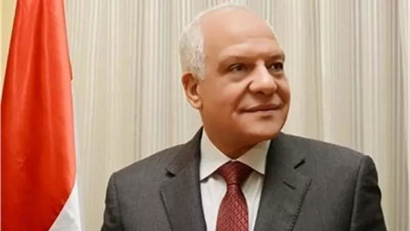 محافظ الجيزة.. مليار جنية لرصف وتطوير الطرق والمحاور