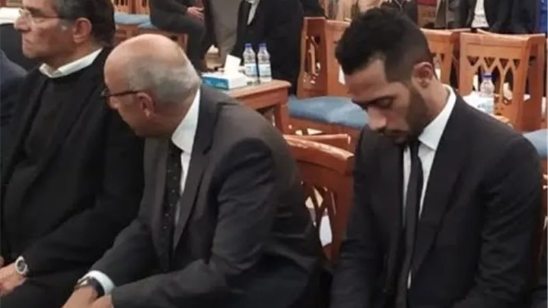 ارتباك فى مدخل العزاءالرئيس الأسبق بسبب الصور التذكارية مع محمد رمضان