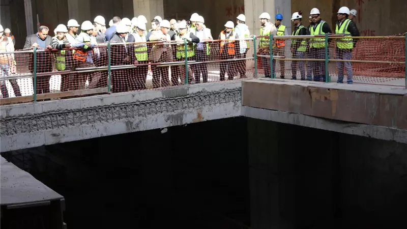 وزير النقل يتابع أعمال تنفيذ المرحلة الثالثة بالخط الثالث لمترو الأنفاق