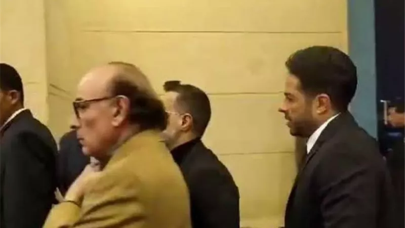 محمد حماقى وعمىرو مصطفى يشارك فى عزاء الرئيس الأسبق حسنى مبارك