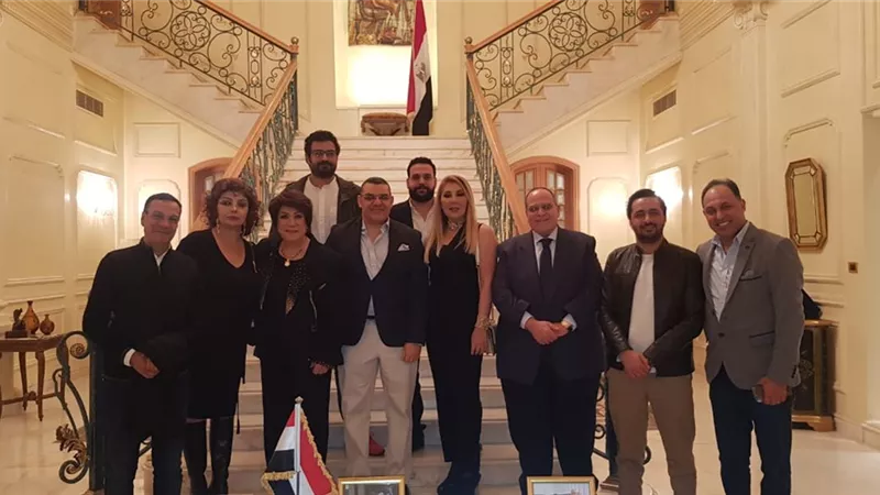 بطلات 
