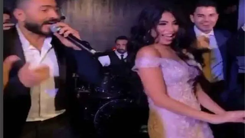 بالفيديو : روبى ترقص وتامر حسنى يغنى فى حفل زفاف ابنة مدحت شلبى