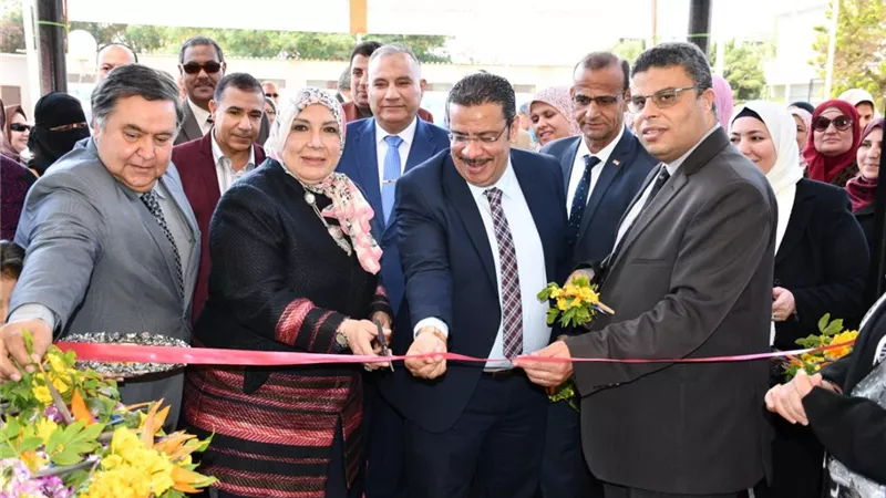 رئيس جامعة القناة تفتتح معرض الكتاب الثلاثين للجامعة