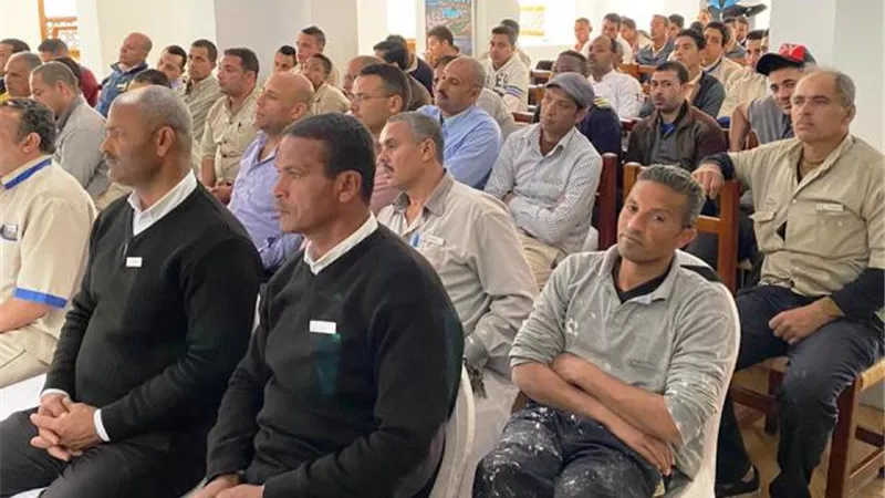 مستقبل وطن ينظم ندوات عن فيروس كورونا للعاملين بالسياحية بجنوب سيناء بالصور