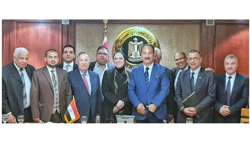 نيفين جامع: نسعى لتحقيق الاستغلال الامثل لفروع الهيئات التابعة للمحافظات